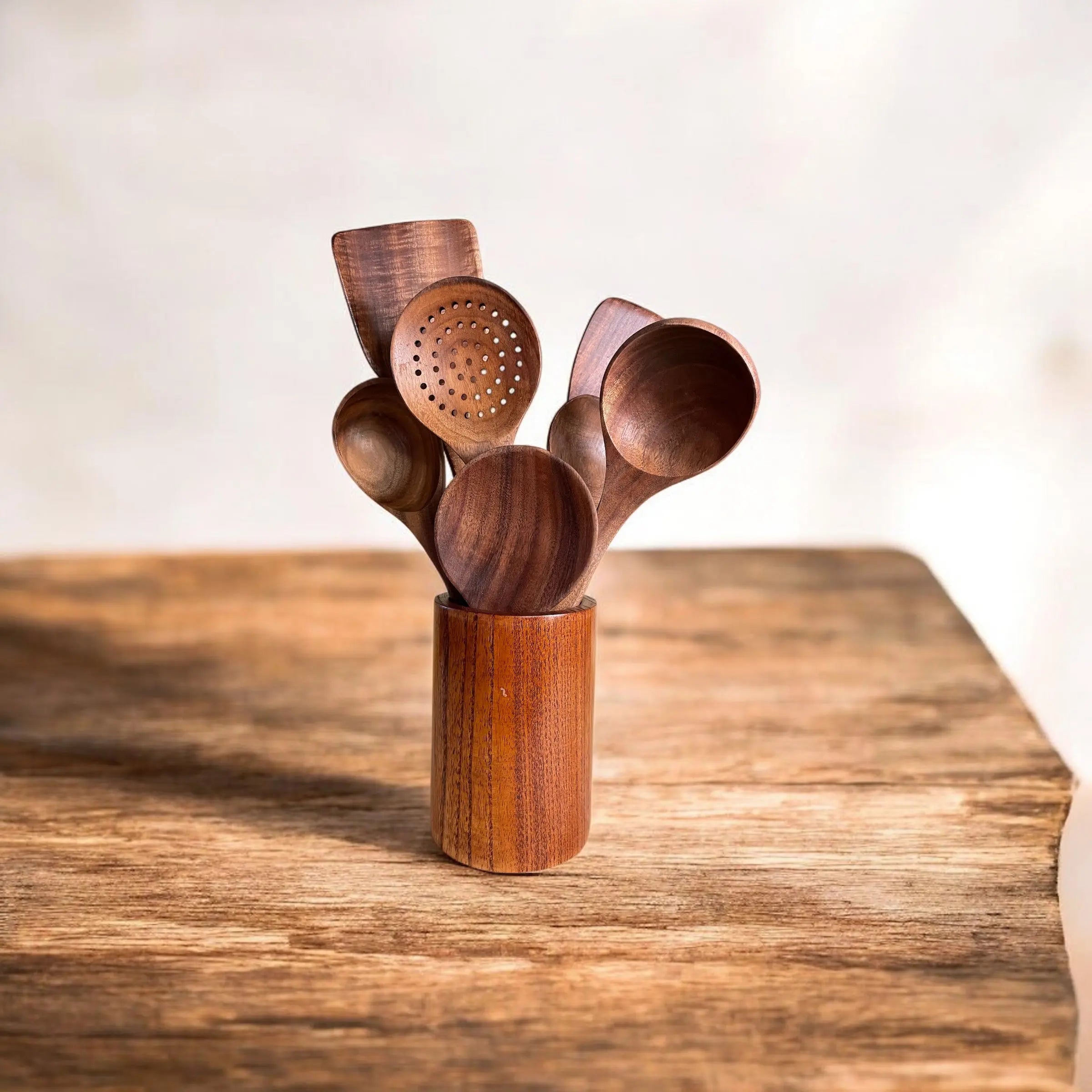 Håndlaget teak kjøkkenutstyr – 8 deler for alle matlagingsbehov (Kopi) Epoxy-Crafts